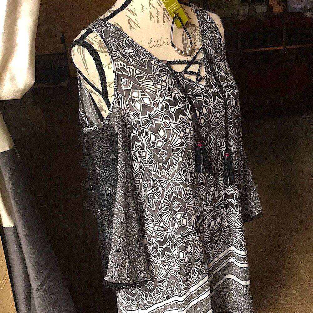 Democracy Black & White Print Tassel & Lace Tunic Top w/ Matching Bracelet, M